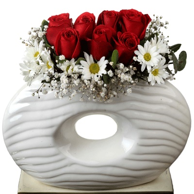 Dekoratif Vazoda Kırmızı Güller