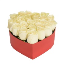 Kırmızı Kalp Kutuda Beyaz Güller